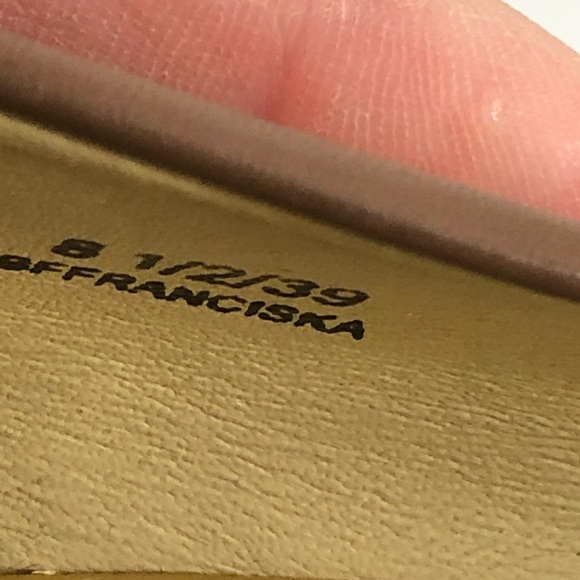 B Brian Atwood Franciska Peep Toe Pump Brown 8.5 - Picture 8 of 8